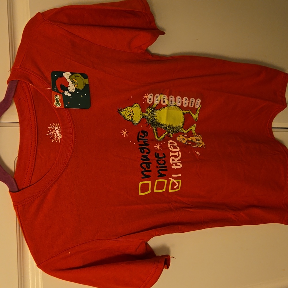 Grinch red t shirt unisex size 10/12 nwt